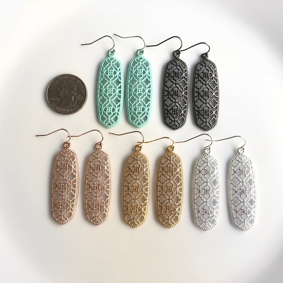 NEW Oval Filigree Earrings (black) - Picture 6 of 8